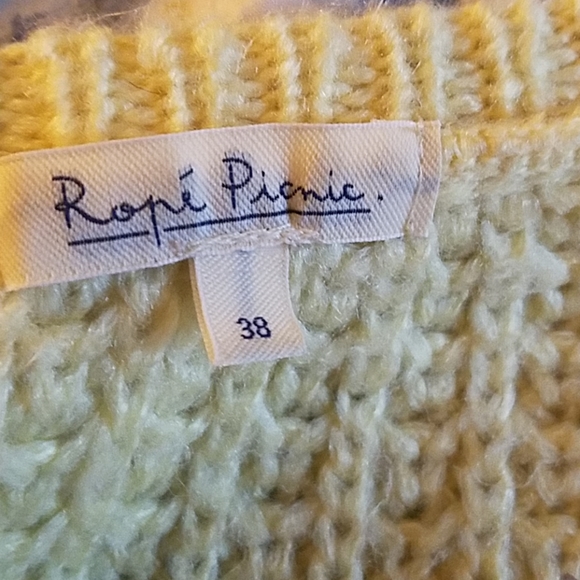 Yellow cable knit sweater! - Picture 2 of 2